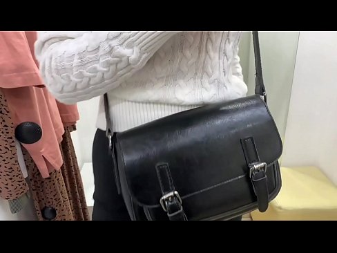 ❤️ ʻO ka masturbation lehulehu o FeralBerry ʻōpio me kahi dildo i loko o ka lumi kūpono Just porn ia makou ❤